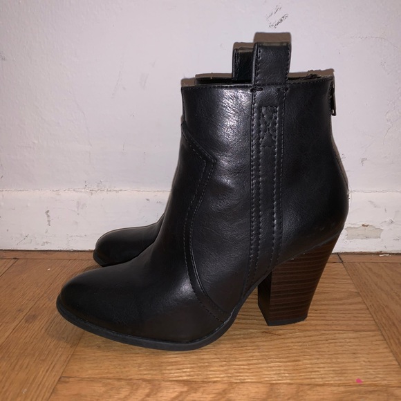 Just Fab Black Booties 6.5 - only worn once!!! - Picture 4 of 4